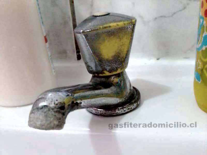Cambio de llaves de agua y grifería